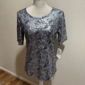 LuLaRoe - Gigi - Monochrome Floral Short Sleeve Top - Size Large - NWT